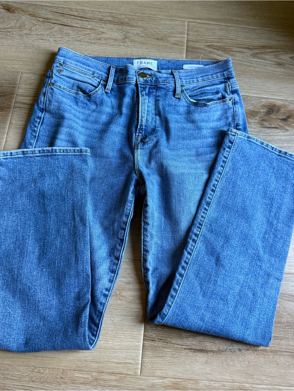 Frame Denim Le High Straight Jeans in Light Blue Denim